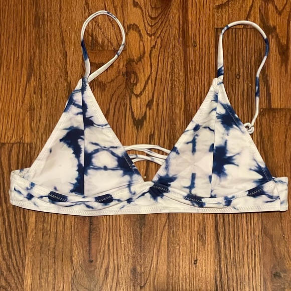 Cupshe Tie Die Bikini Set - Picture 6 of 7